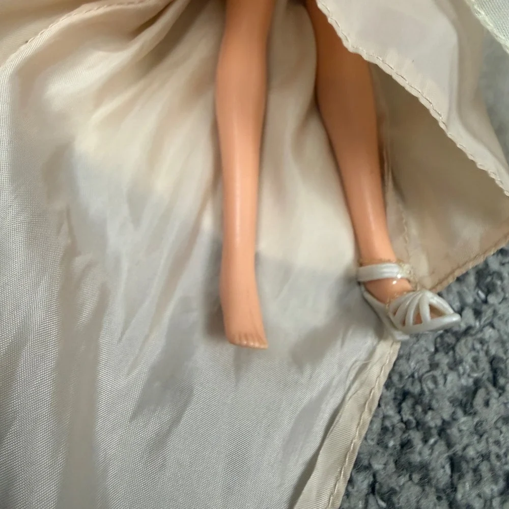 Taylor Swift Doll Jakks Pacific OS Cream Love Story Ball Gown Music Video 2009